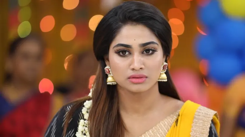 Sreeja to defame Abhirami - Rettai Roja