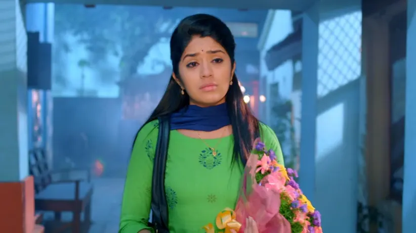 Meera's farewell gift to Anu - Jothe Jotheyali