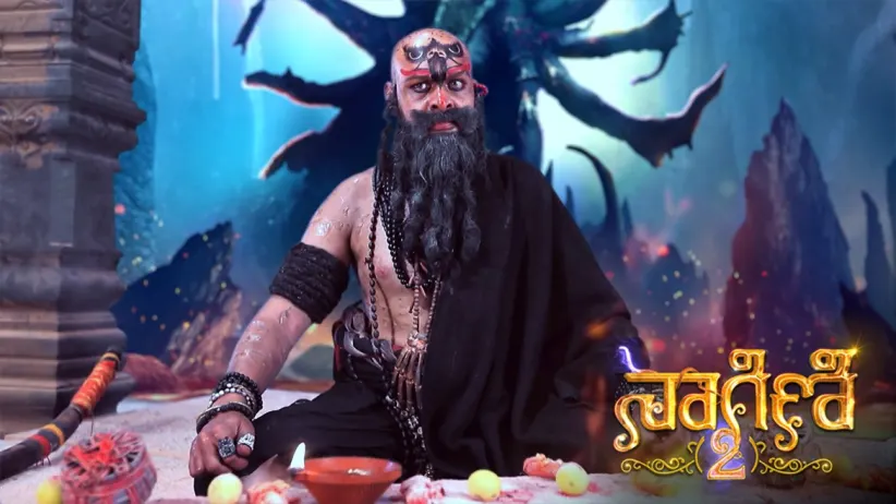 Shivani tries to learn more about Trivikram - Naagini 2