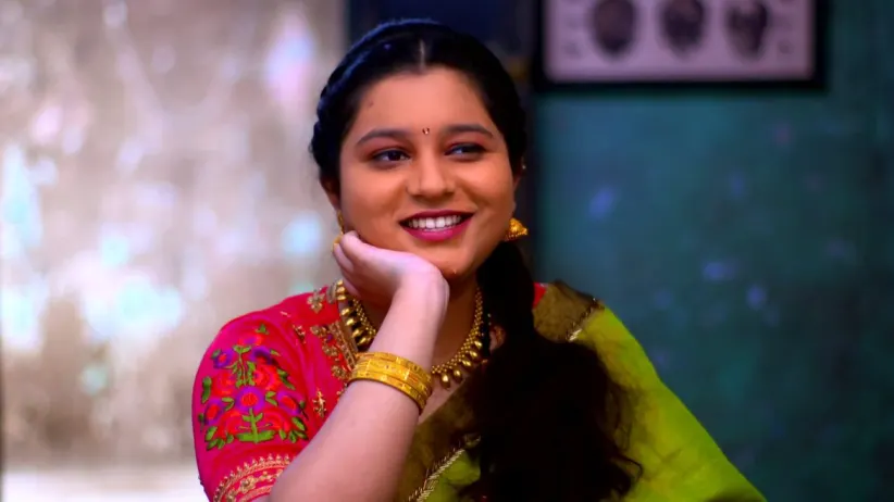 Ajit Kumar gets besotted on seeing a woman - Devmanus