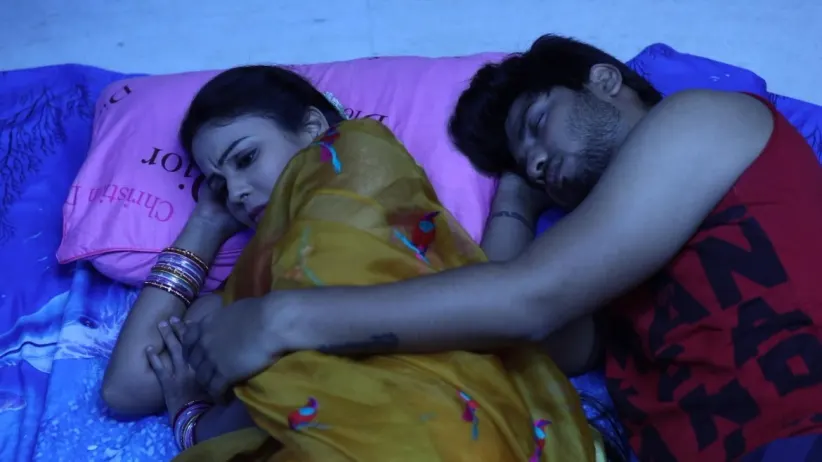 Maya instigates Sanjeev - Rettai Roja