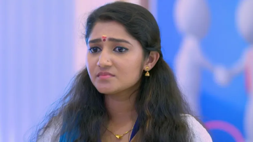 Sandra questions Sreelakshmi - Neeyum Njanum