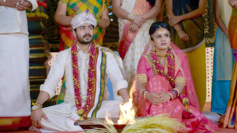 Trishul Tries To Convince Shivani - Naagini 2