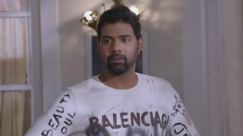 Abhi Reveals the Truth - Iniya Iru Malargal