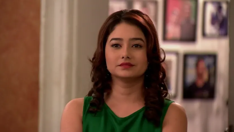 Abhi cuts off ties with Pragya - Kumkum Bhagya