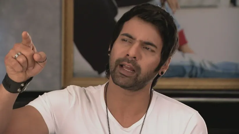 Aliya's attempt to accept Abhi's decision