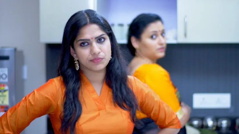 Nila advises Nikhil - Manampole Mangalyam