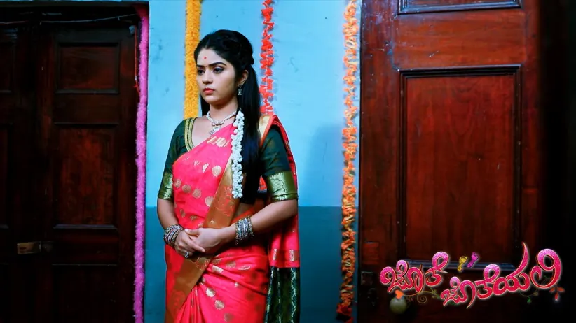Aryavardhan's gift makes Subbu emotional - Jothe Jotheyali