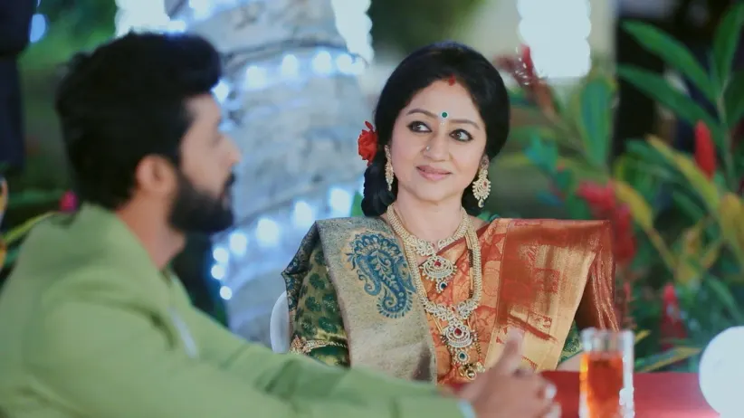 Ramakant reminds Akhila about his conditions - Paaru