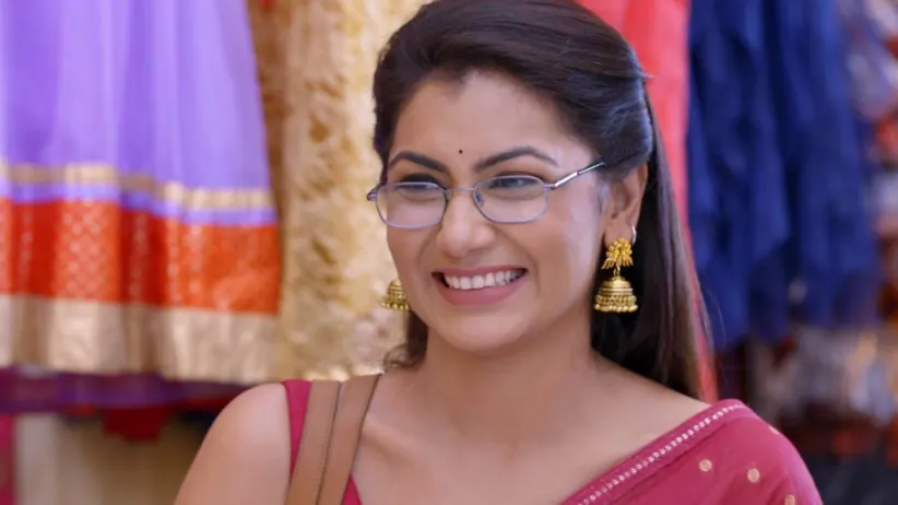 Abhi Fails to Meet Prachi - Iniya Iru Malargal