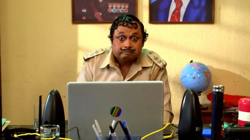 Beni confides in Happu - Happu Ki Ultan Paltan