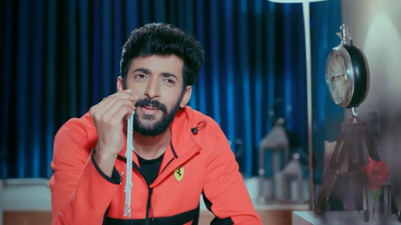 Aditya's Talks Worry Paarvathi - Paaru