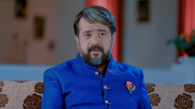 Sambashiva instigates Tryambaka against Digvijay - Naagini 2