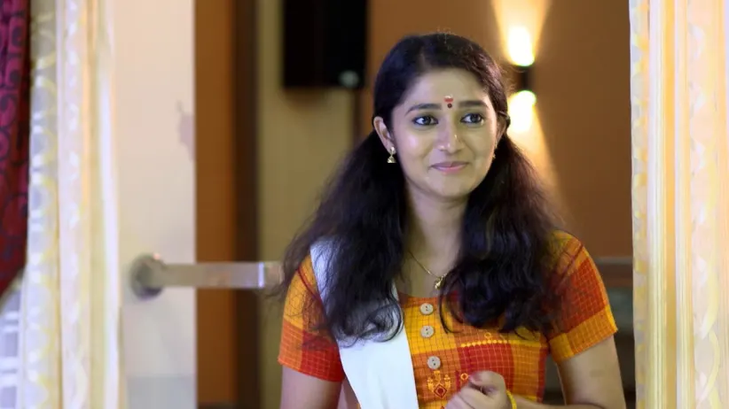 Sreelakshmi wins the task - Neeyum Njanum