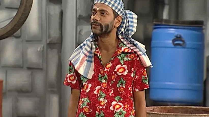 Bobby tries to convince a goatherd and a butcher - Mr Nonsense S3