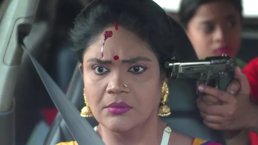 Rishi threatens to kill Mandakini - To Pain Mu