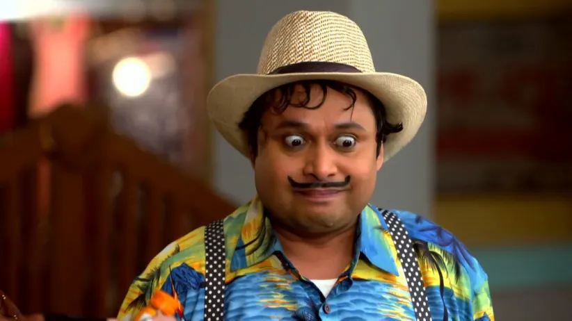Happu learns the truth about Braganza Uncle - Happu Ki Ultan Paltan