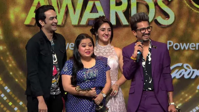 Bharti and Haarsh win Best Anchor Award - Gold Award 2019
