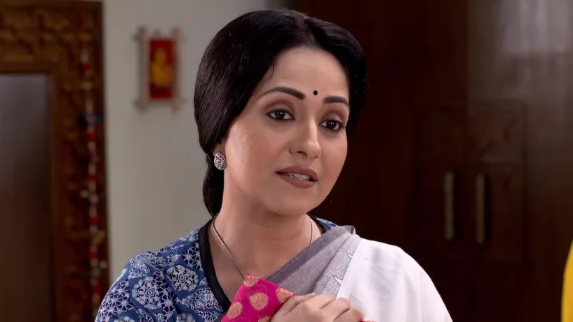 Radhika keeps thinking about Karna - Ki Kore Bolbo Tomay