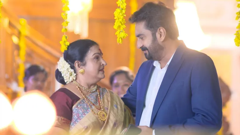 Rekha's behaviour makes Sandra uneasy - Neeyum Njanum