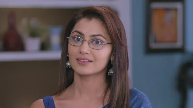 Abhi and Purab chase Sanju - Kumkum Bhagya