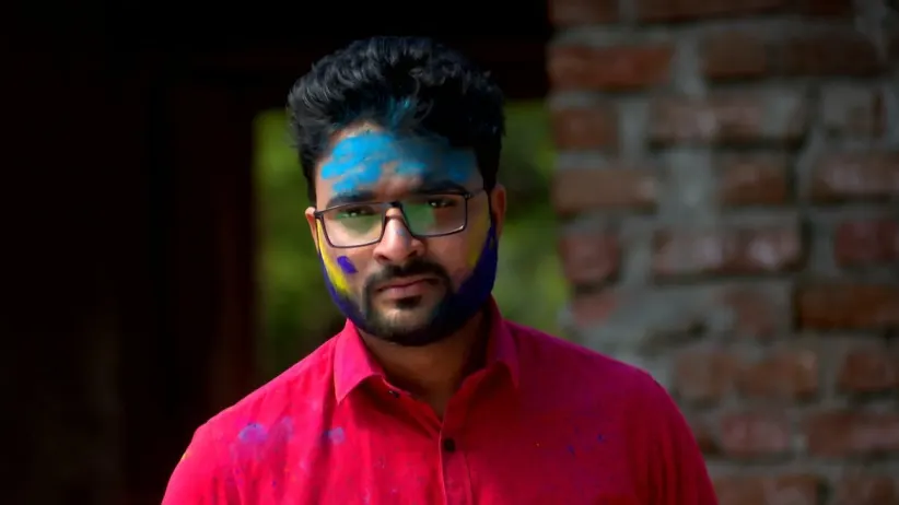 Divya Slaps Lala