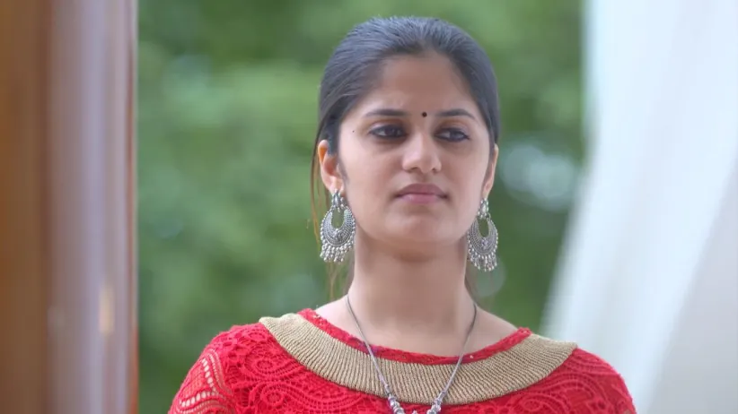 Sarojam is dumbstruck - Neeyum Njanum