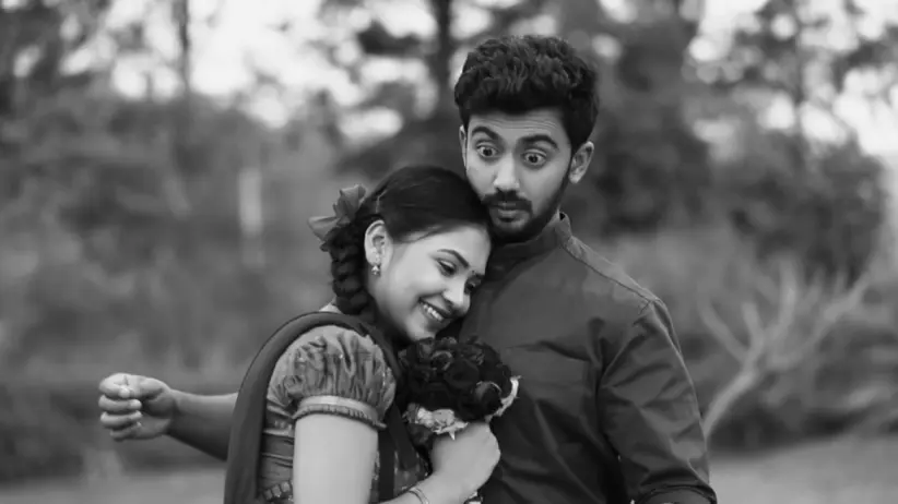 Ambika arrives at Anika's house
