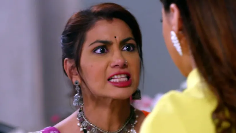 Alia and Tanu Oust Pragya