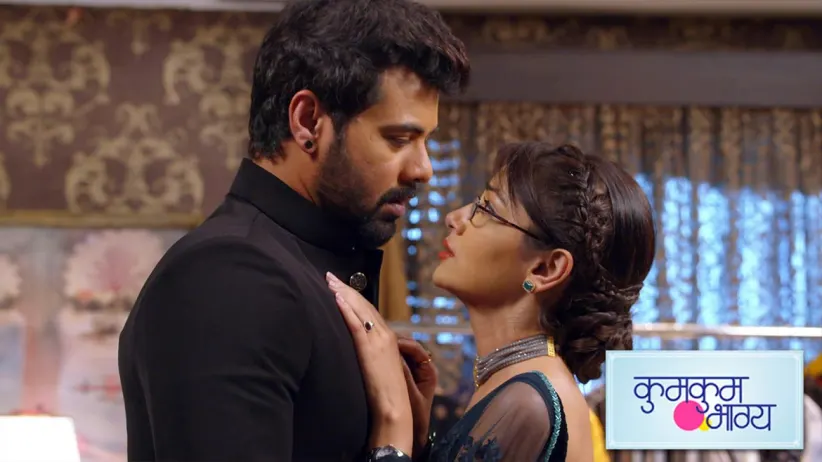 Ranbeer tells Prachi about their surprise engagement - Kumkum Bhagya