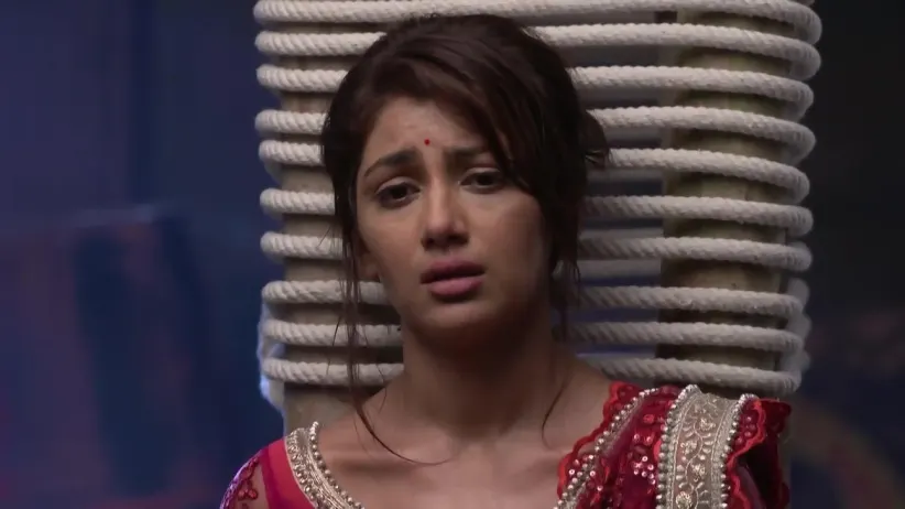 Sarla's attempt to rescue Pragya - Kumkum Bhagya