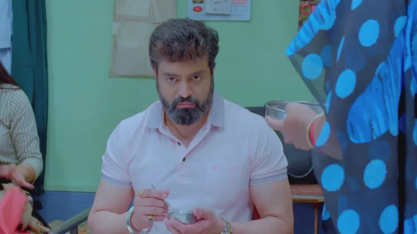 Raghupati rebukes Anu - Jothe Jotheyali