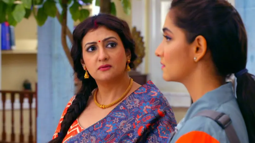 Navya is burdened with the weight of lies - Hamariwali Good News