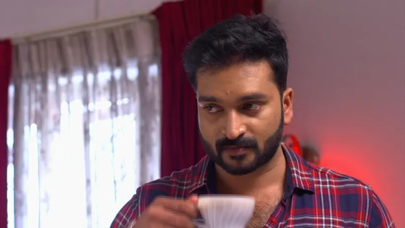 Vilasini is stunned on hearing Kalyani's statements - Chembarathi
