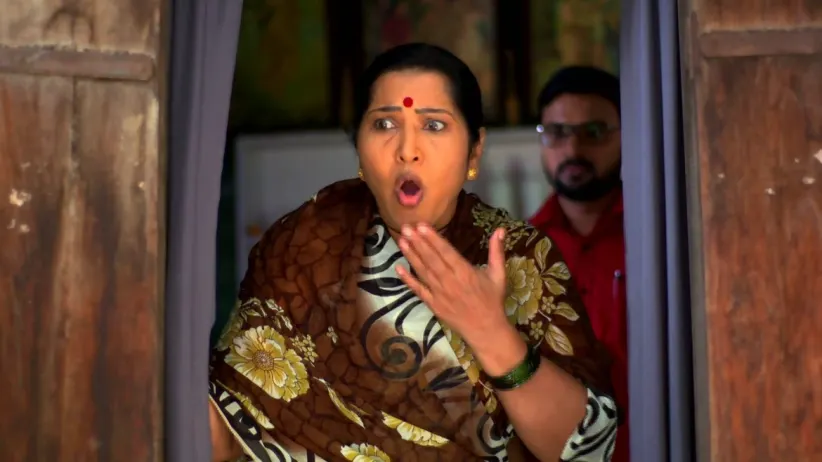 Babu's sister Vandiakka arrives - Devmanus