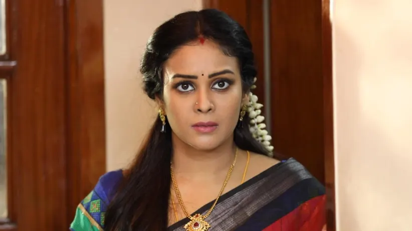 Sreeja and Chintamani's new ploy - Rettai Roja