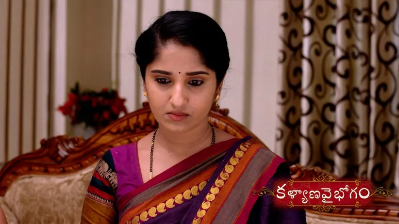 The thief sells the ring to Prasad - Kalyana Vaibhogam
