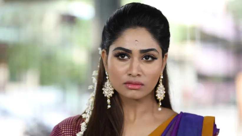 Abhirami learns the truth about Anuradha - Rettai Roja