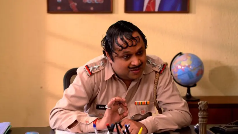 Happu's Tv proves to be a menace - Happu Ki Ultan Paltan