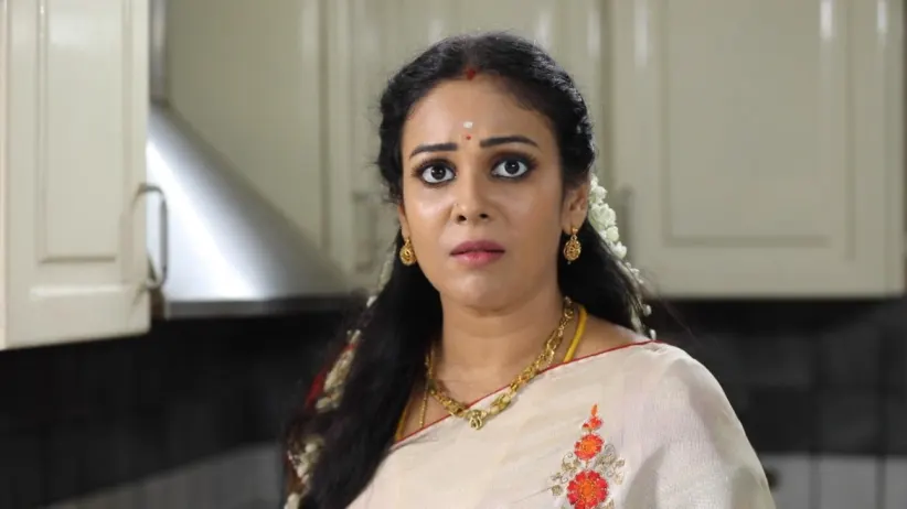 Sreeja and Chintamani's plan gets foiled - Rettai Roja