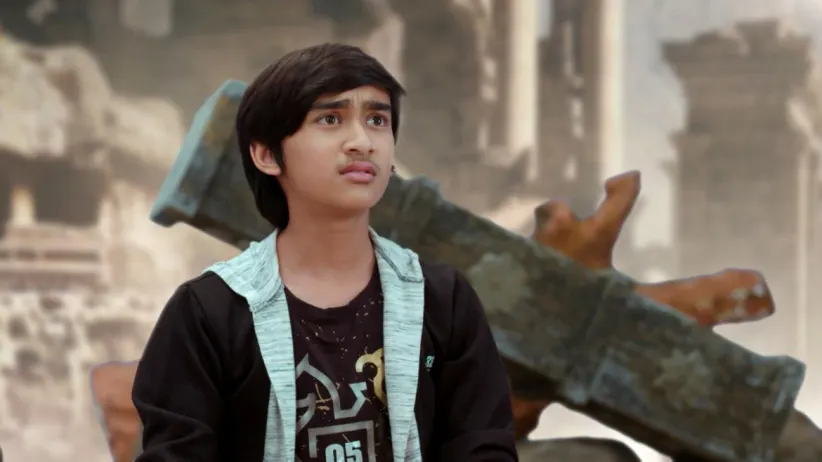 Shivani kills the occultist - Nagini