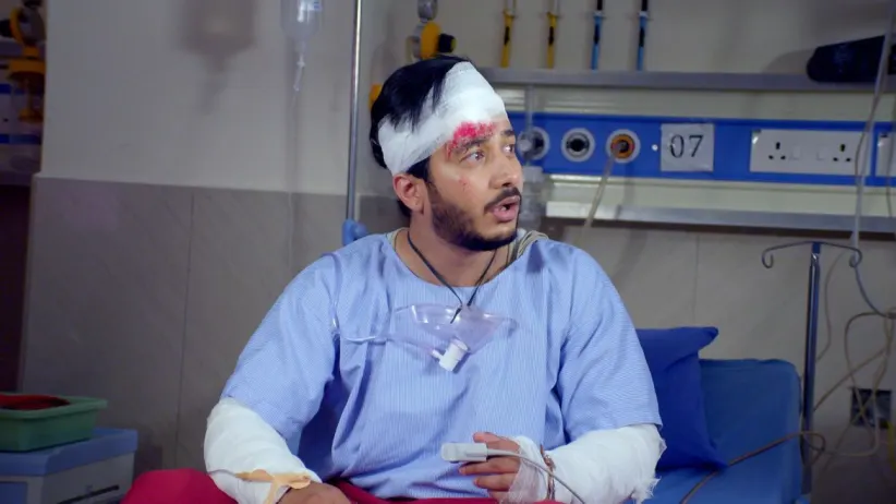 Sathya Decides to Look After Karthik