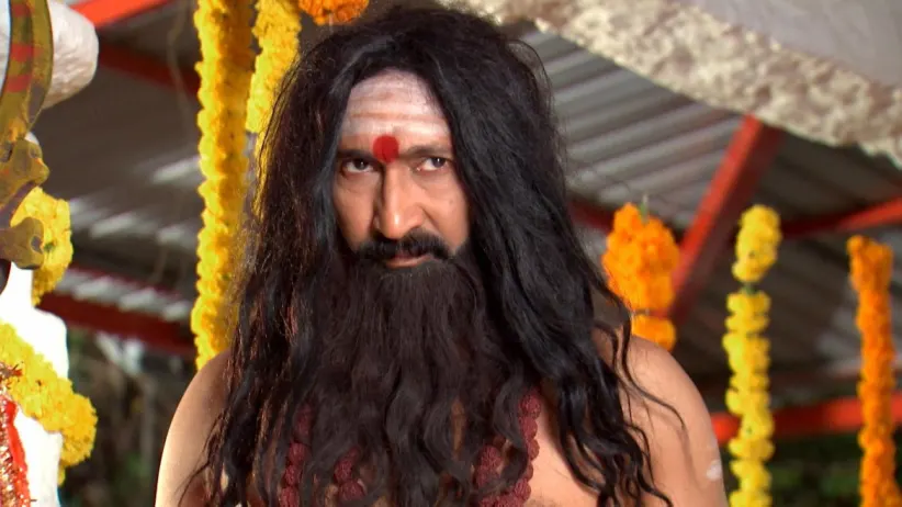 The Swami predicts Manga’s death - Kalyana Vaibhogam