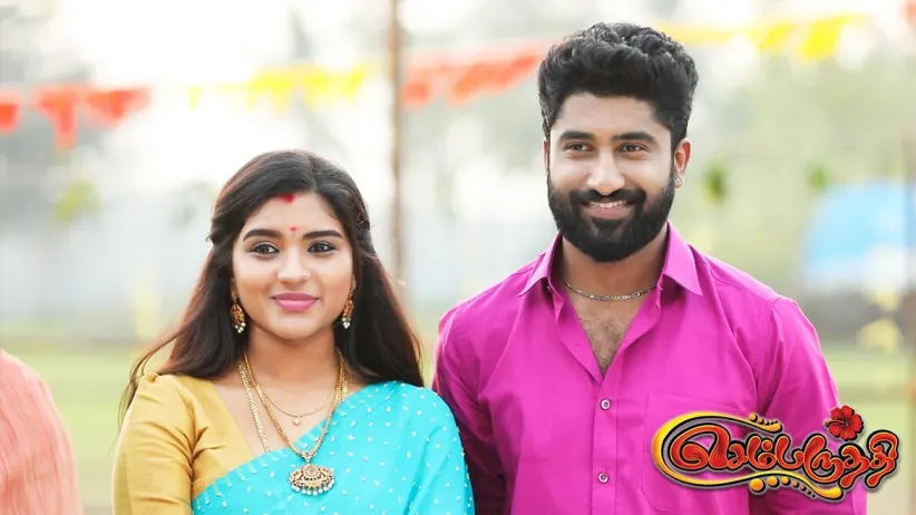 Akhila helps Parvathy - Sembaruthi
