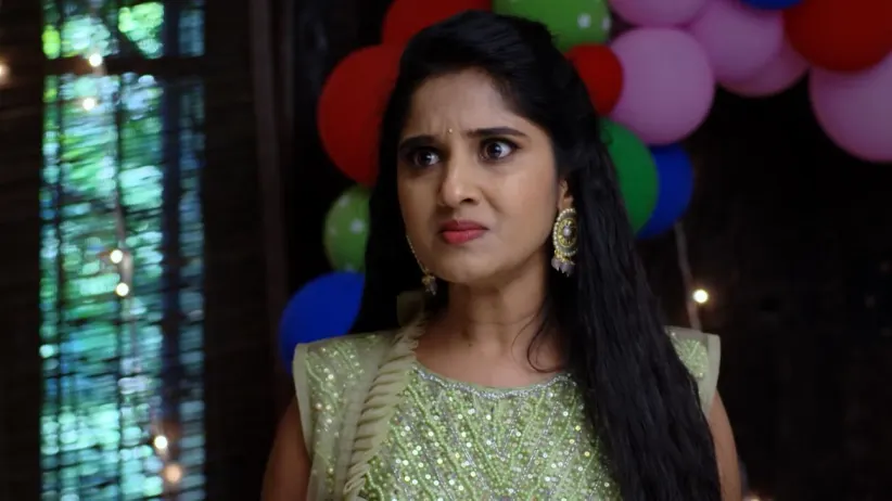Nithya sees Manga - Kalyana Vaibhogam