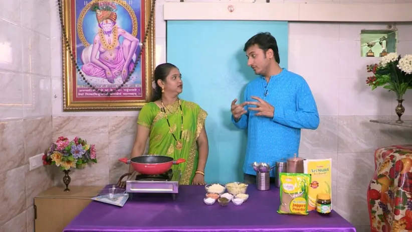 Cheese Burst Vadapav' and 'Italian Chilly Balls' - Aamhi Saare Khavayye