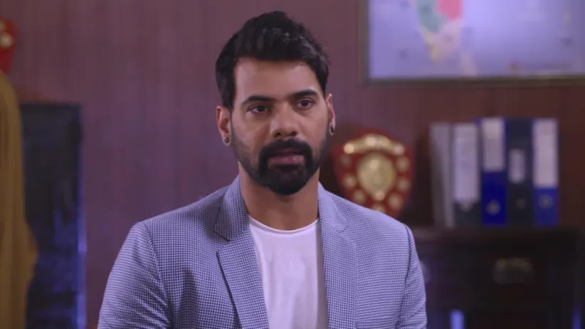 Sanjay Helps Sarita - Iniya Iru Malargal