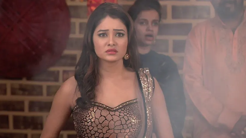 Tanu informs her parents about Abhi's marriage - Kumkum Bhagya