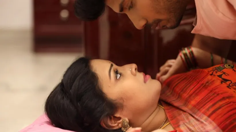 Chintamani's plan to unite Abhirami and Sanjeev - Rettai Roja