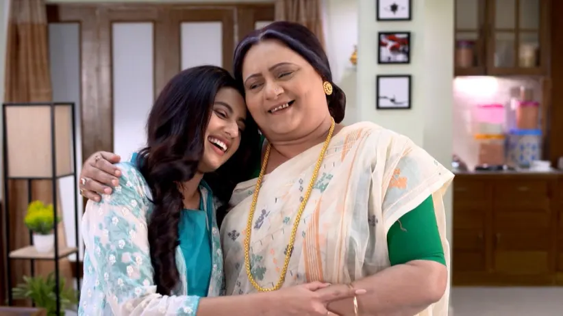 Karan to interview Radhika - Radhika